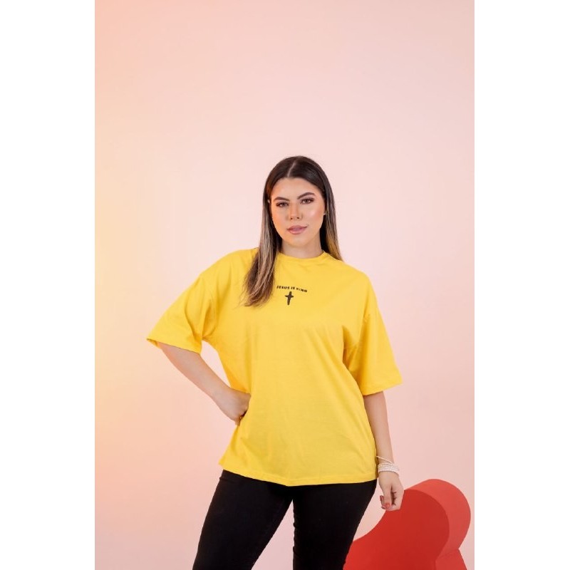 Blusa oversized Jesus is king moda cristã